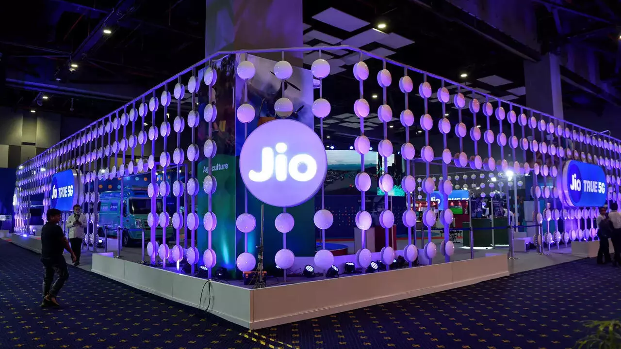 Jio-র তিন সবচেয়ে সস্তা আনলিমিটেডে 5G ইন্টারনেট ডেটা প্ল্যান, দাম শুরু 198 টাকা থেকে