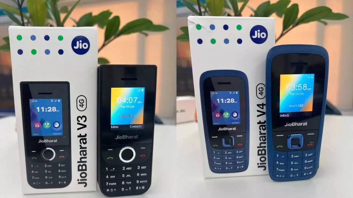 JioBharat V3 ও JioBharat V4 4G অতি সস্তায় লঞ্চ হল, UPI পেমেন্ট সহ পাবেন লাইভ টিভি দেখার সুবিধা