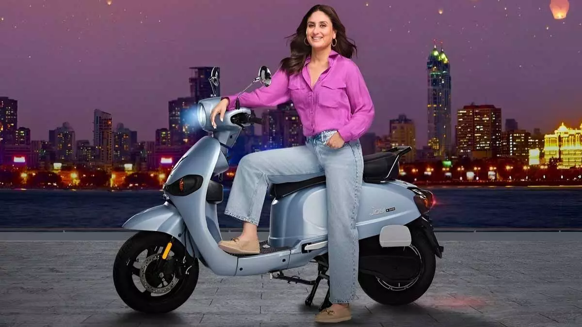 Electric Scooter: পুজোর পরেও অফার, ব্যাটারি চালিত গাড়িতে 30,000 টাকা ছাড় দিচ্ছে এই সংস্থা