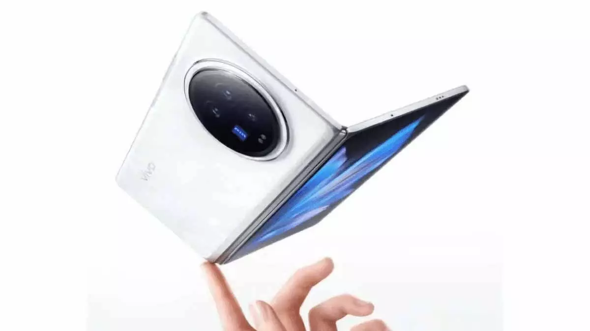 ফোল্ডেবল ফোনের সংজ্ঞা বদলে‌ দেবে Vivo X Fold 4, চারটি ক্যামেরা সহ থাকবে ৬০০০mAh ব্যাটারি