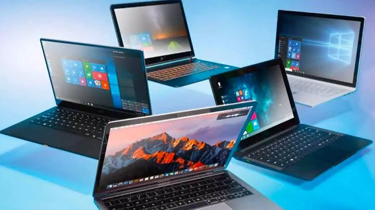 Free Students Laptop Scheme: বিনামূল্যে স্টুডেন্টদের ল্যাপটপ দেওয়া হচ্ছে? ভাইরাল মেসেজের সত্যতা কি