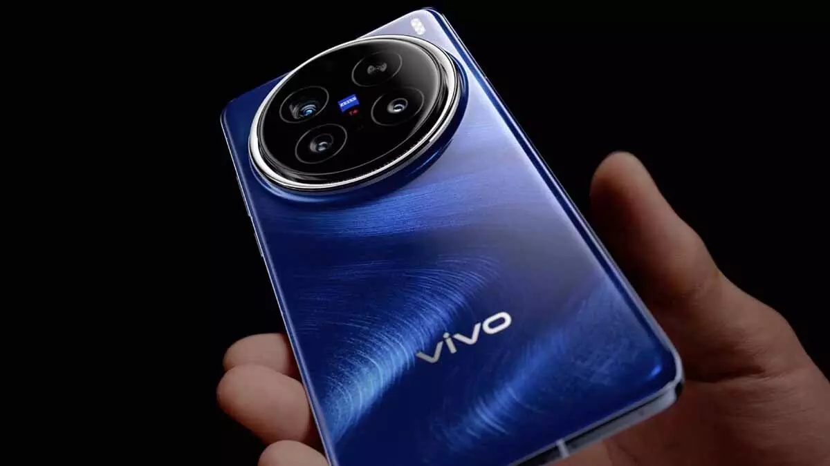 2025 সালে X200 Ultra সহ Vivo আর কোন কোন স্মার্টফোন লঞ্চ করবে এবং কখন আসবে দেখে নিন