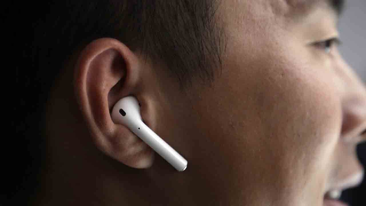 Earbuds Can Damage Ears Youngsters