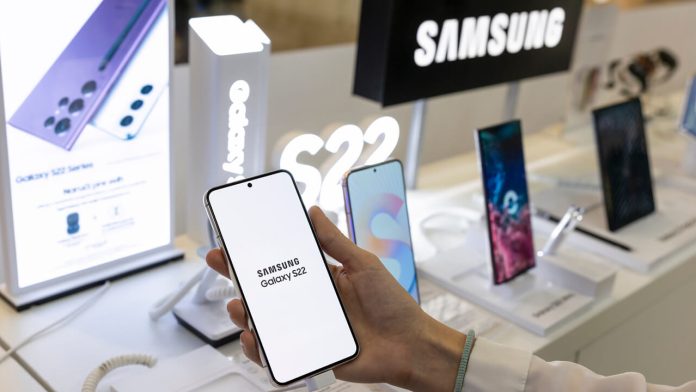 Samsung Beats Xiaomi leading Smartphone Vendor Q4 2022