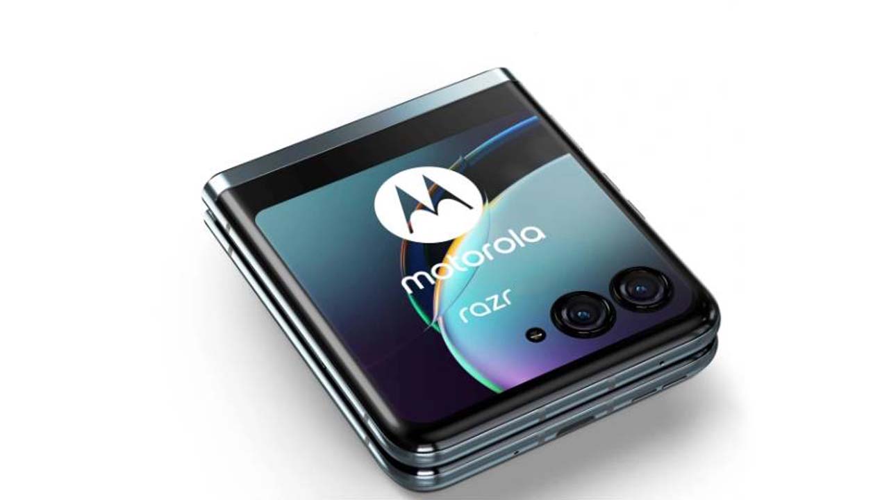 নতুন বছরে সবাইকে চমকে দেবে Motorola, 2024 সালে আসছে Moto Razr 2024 থেকে