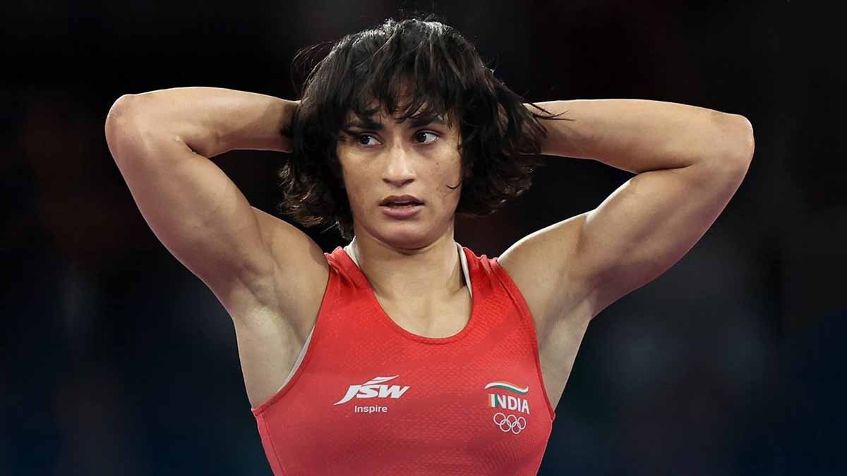 Vinesh Phogat Uncle Mahavir Phogat Says He Will Try To Convince Her To Take Back From Her Retirement Decision