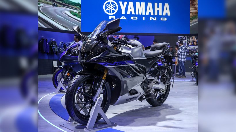 Yamaha R15 Carbon Fibre Pattern Launch In India At Rs 2 08 Lakh