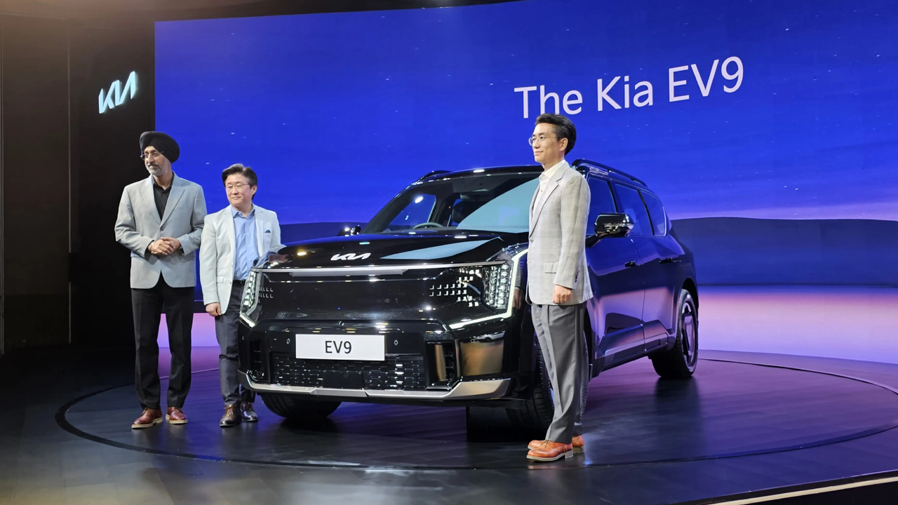 Kia EV9: এক চার্জেই দিঘা ঘুরে রিটার্ন! অবিশ্বাস্য বৈদ্যুতিক গাড়ি লঞ্চ হল দেশে