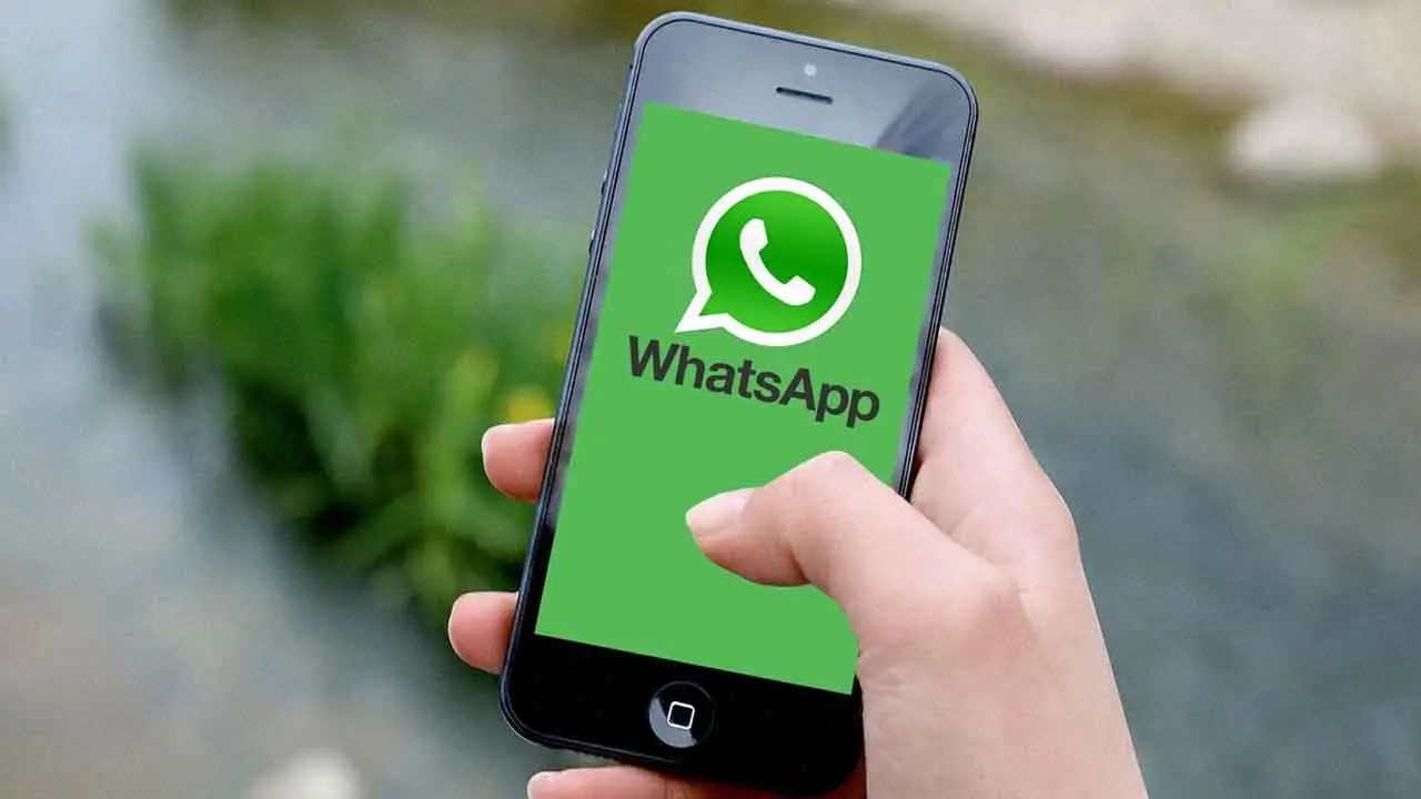 whatsapp-brings-chat-with-us-feature-users-can-complain-directly