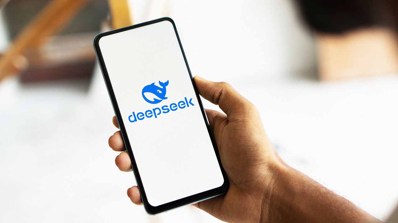 China launches deepseek ai powerful than chatgpt how to install in smartphone and laptop required hardware