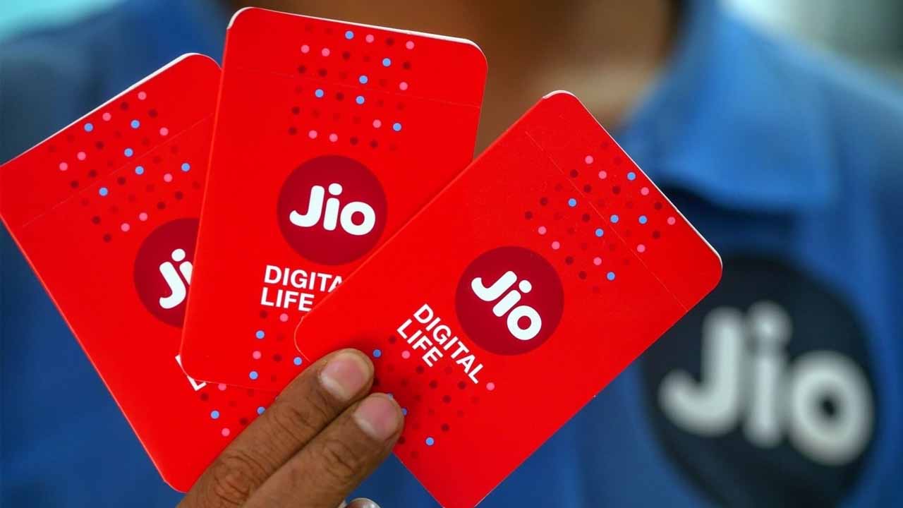 Jio best two Annual Recharge Plan with 365 days validity get unlimited data and calling benefits