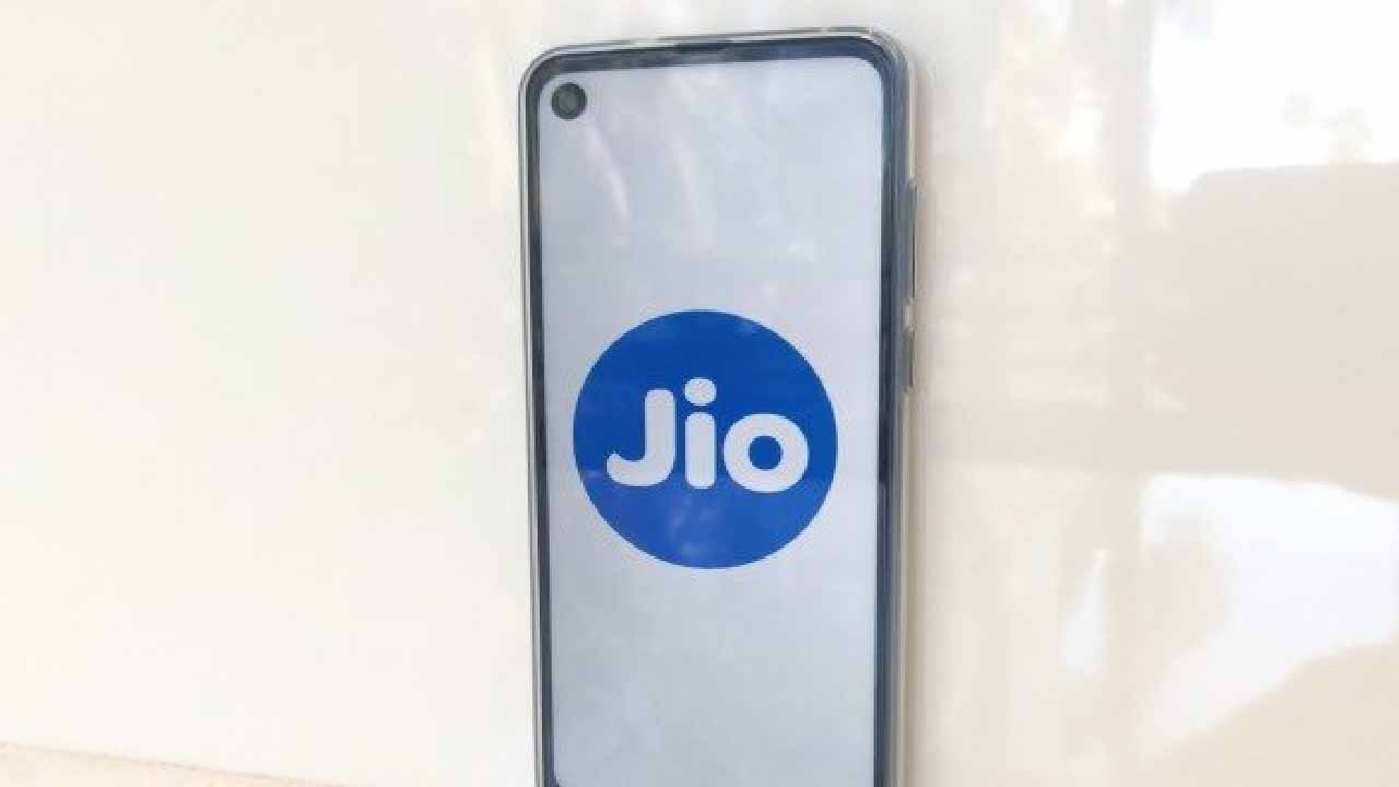 Jio confirms data voucher will not work with voice sms only plans