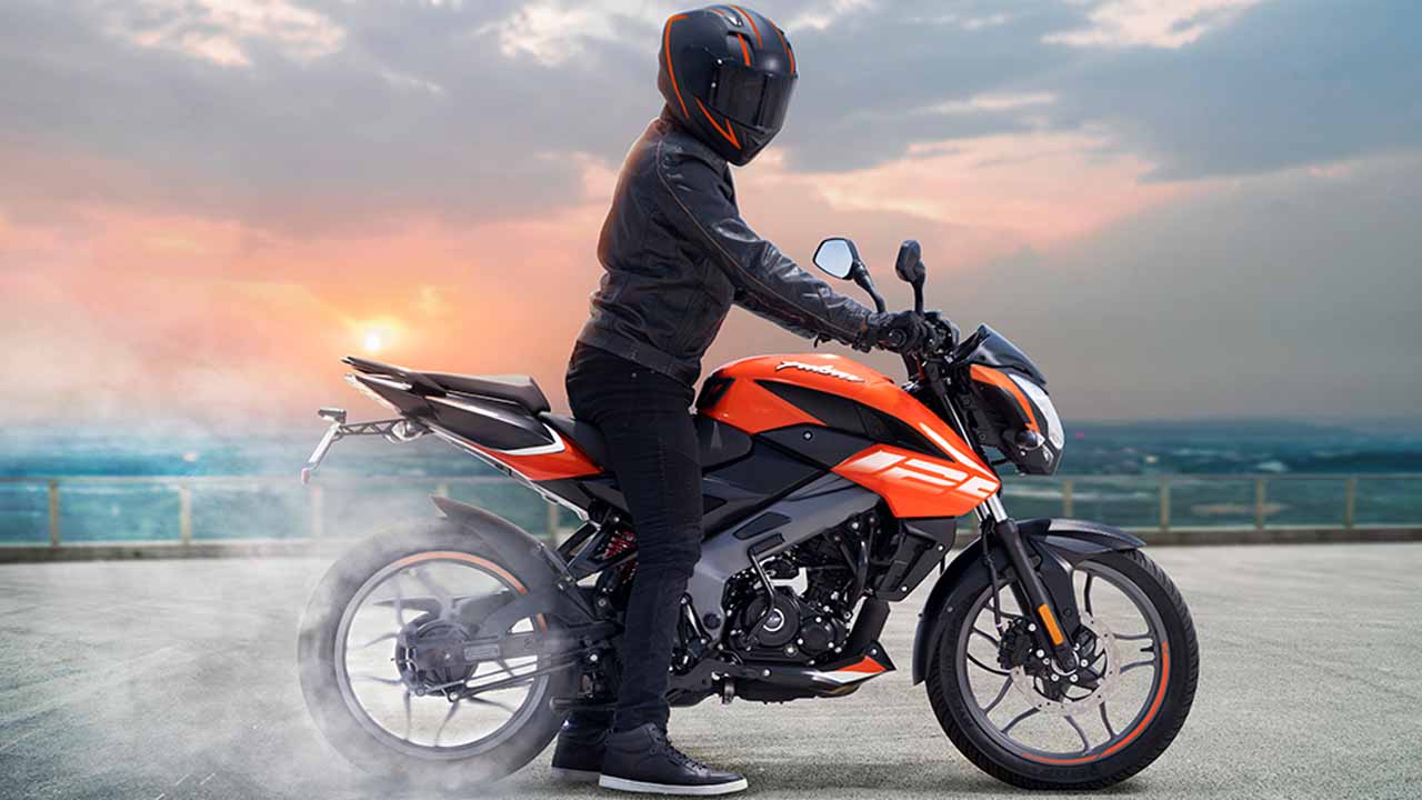 Bajaj Pulsar ns125 single channel abs model Launched in India price engine specs