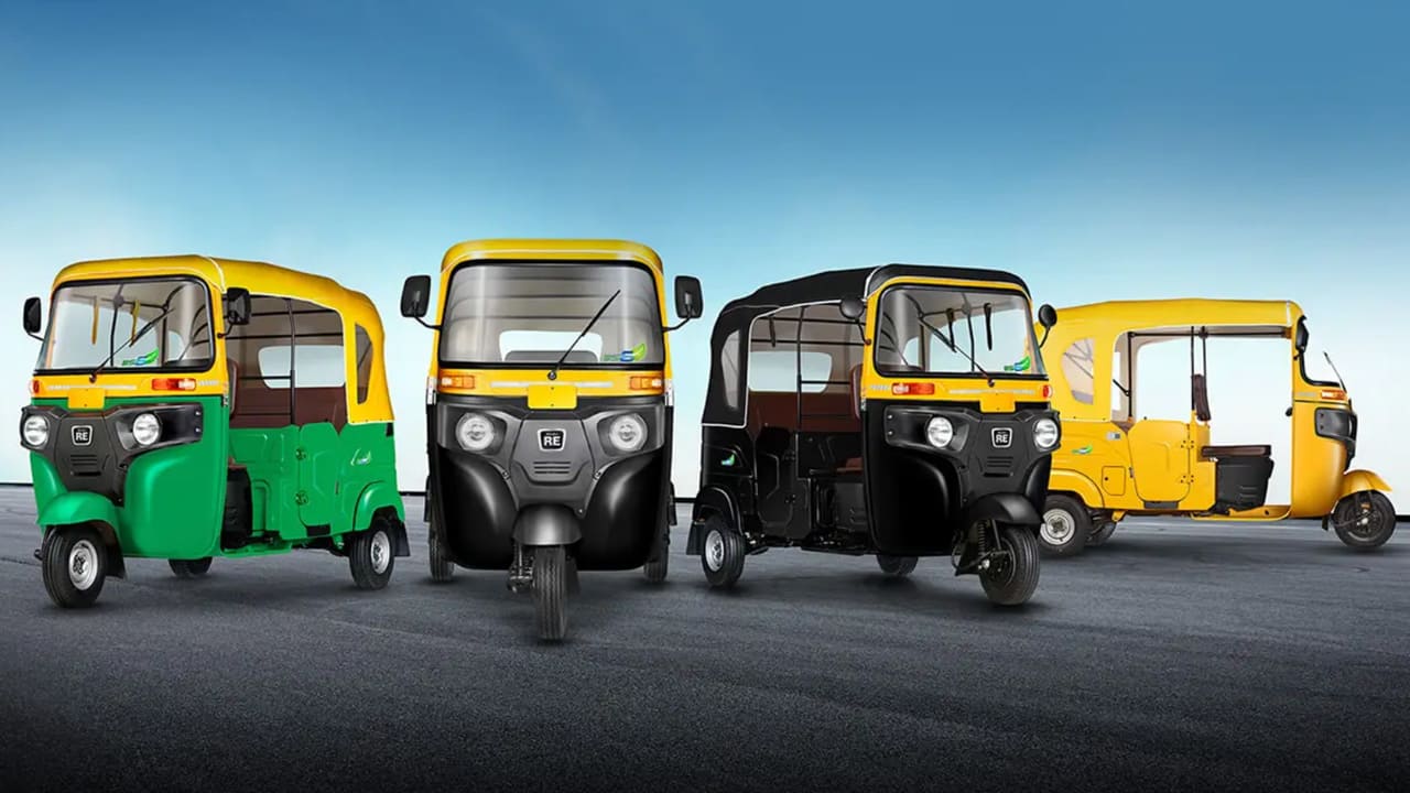 Bajaj auto launches gogo electric autos with 251km range price 3 27 lakh