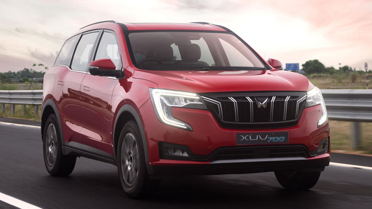 mahindra xuv700 gets a price cut up to rs 70000