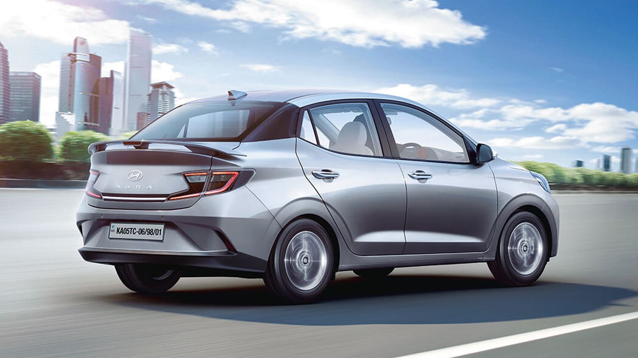 Hyundai Aura discount offers in april 2025 rupees 53000 off till 20 april