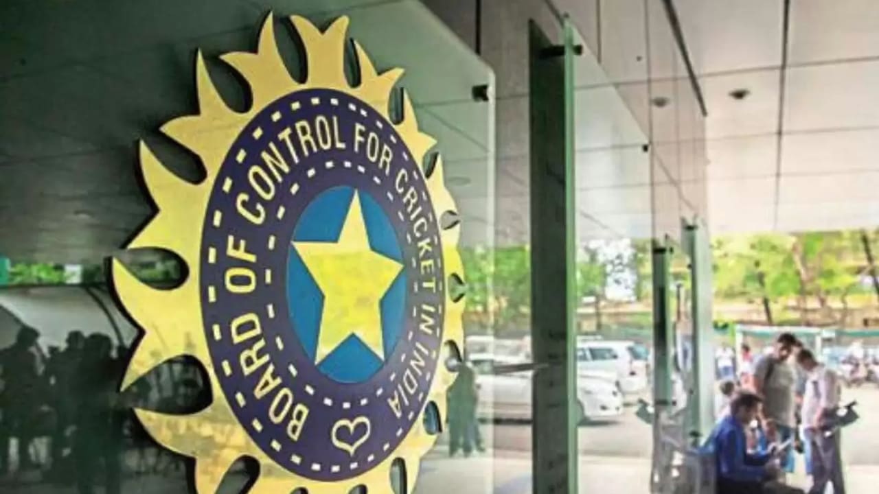 Mumbai t20 league team-owner-banned-by-bcci-for-approaching-fixing-attempt