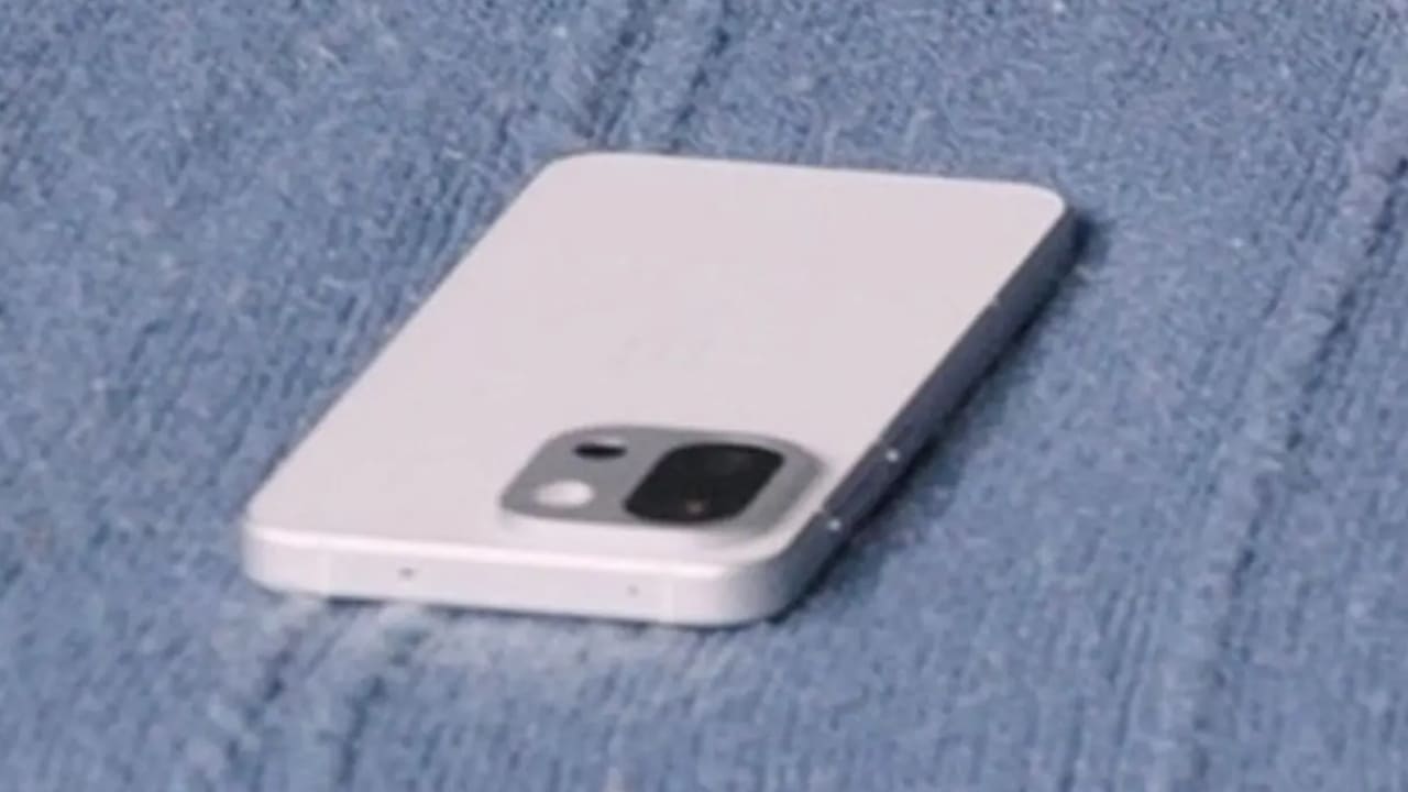 OnePlus 13T hands on video revealed specifications design launch.jpg
