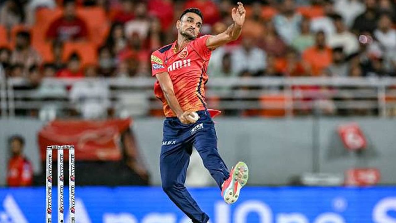 harshal patel becomes 1st indian pacer to take 4 5 wickets beat jasprit bumrah and bhuvneshwar kumar