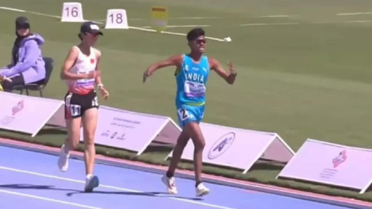 indian athlete nitin lost gold pre celebration before completing the race