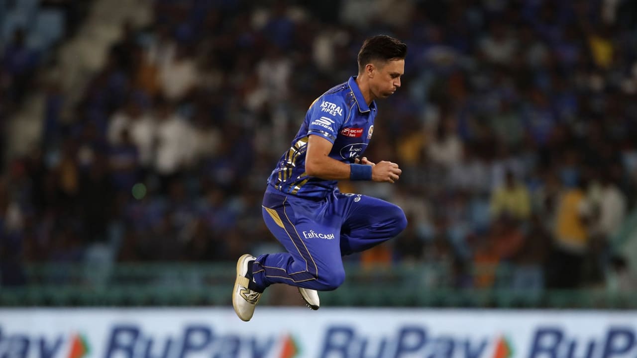 mumbai back to back win aakash chopra lauds rohit sharma battings mi vs srh ipl 2025