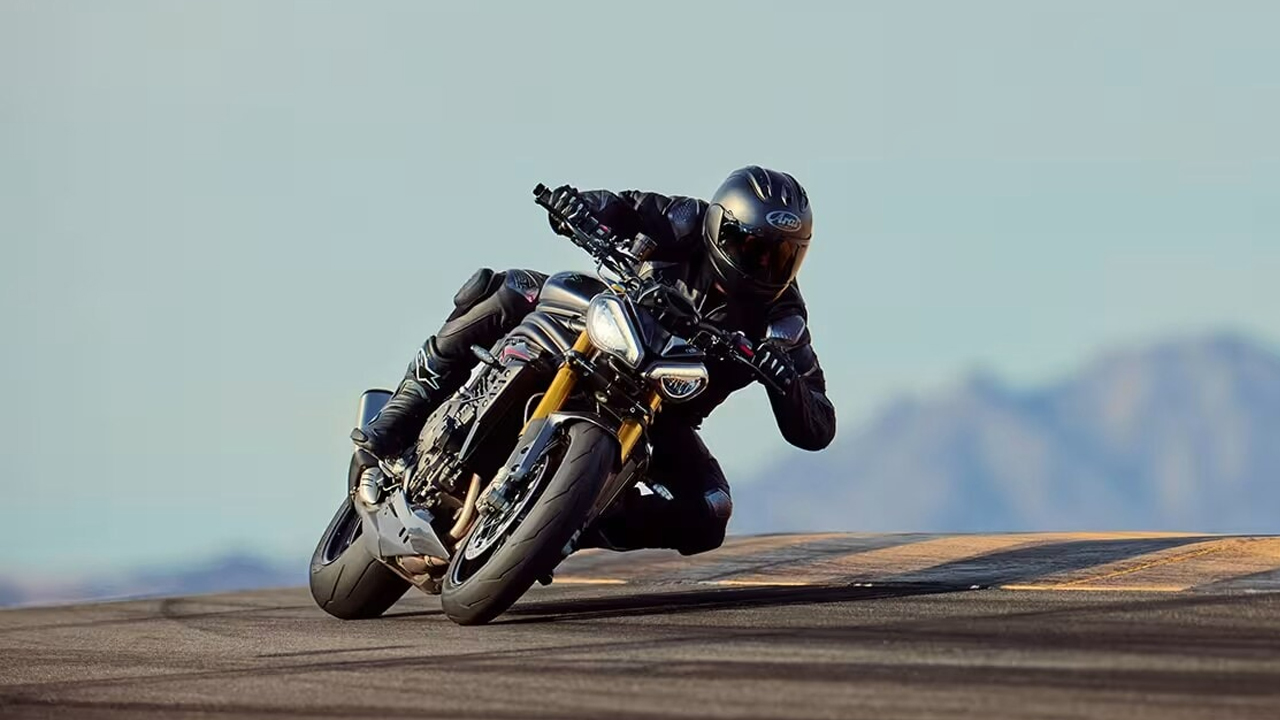 2025 Triumph Speed Triple 1200 RS launched in india ex showroom price