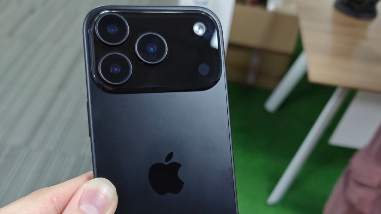 iPhone 17 pro dummy unit video images design reveal new camera design logo position change
