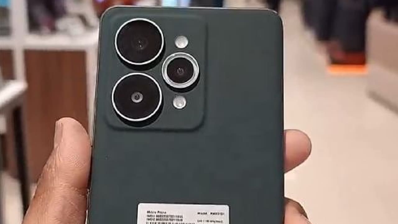 realme 15 pro 5g live images reveal design 50mp dual camera 7000mah battery