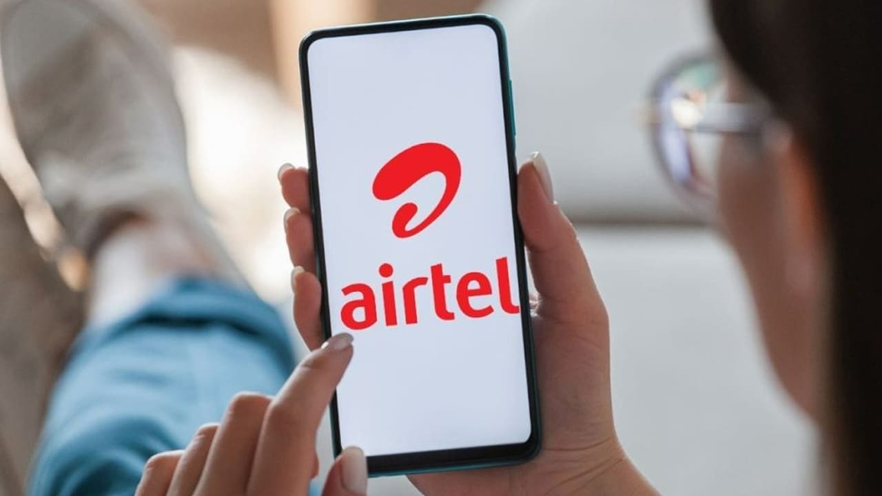 Airtel revised rs 195 prepaid data voucher plan benefits with JioHotstar subscription
