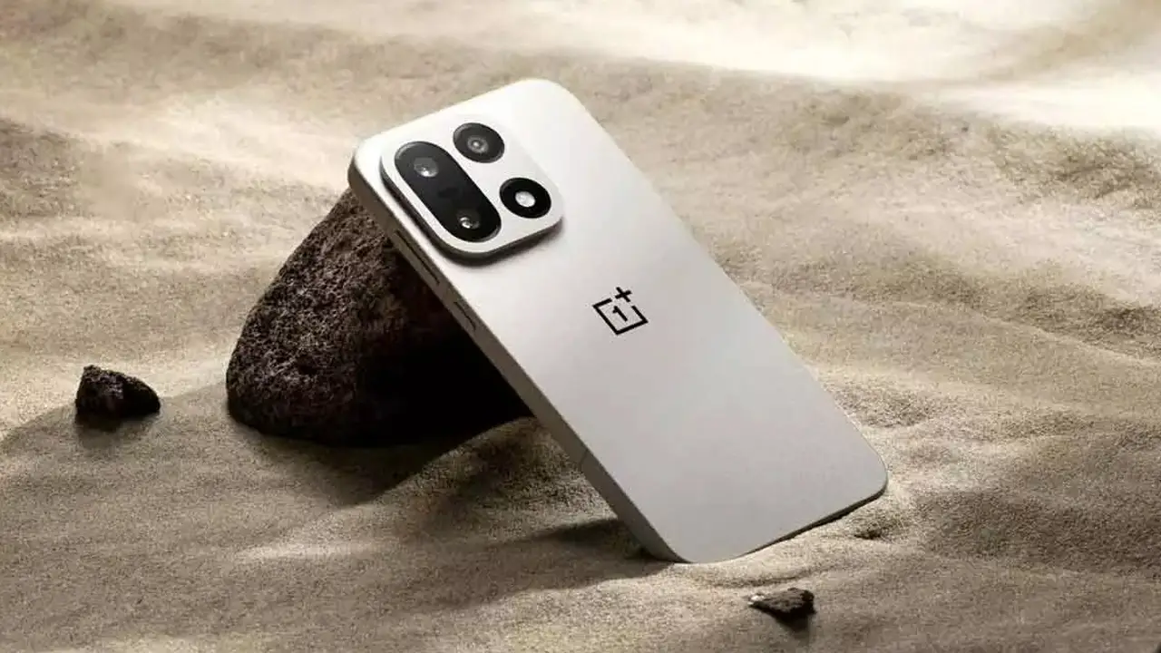 OnePlus 15 launched in india with 50 megapixel triple rear camera Snapdragon 8 Elite gen 5 chipset price specifications