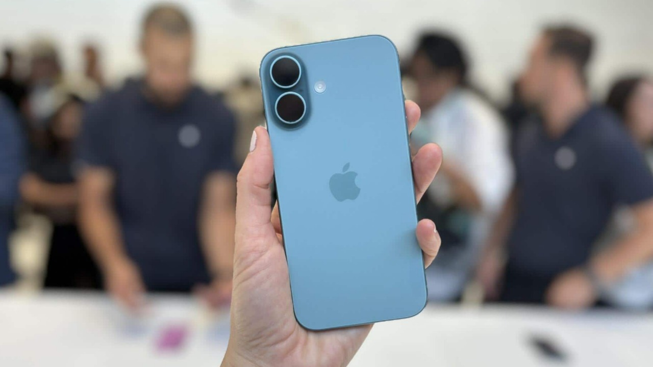 apple-tops-global-smartphone-market-in-2025-samsung-and-xiaomi-grabs-second-and-third-spot-respectively