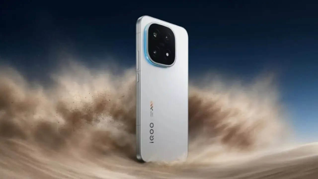 iqoo-15-featuring-7000mah-battery-and-three-50mp-camera-available-with-rupees-4000-off-till-15th-january