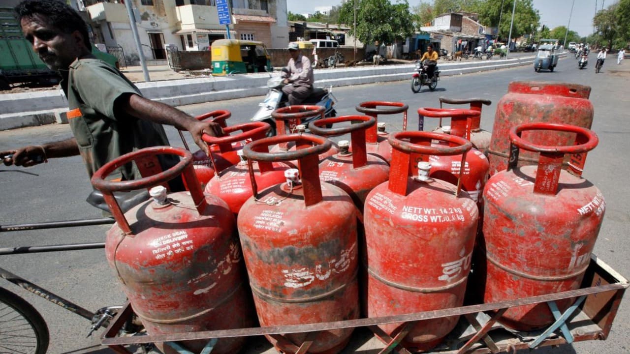 no-more-lpg-cylinder-waiting-here-is-how-to-book-cylinder-on-whatsapp-in-seconds-step-by-step-process-refill-instantly